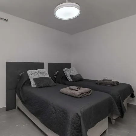 Sunset Bay 45 - Two Bed Apartament *